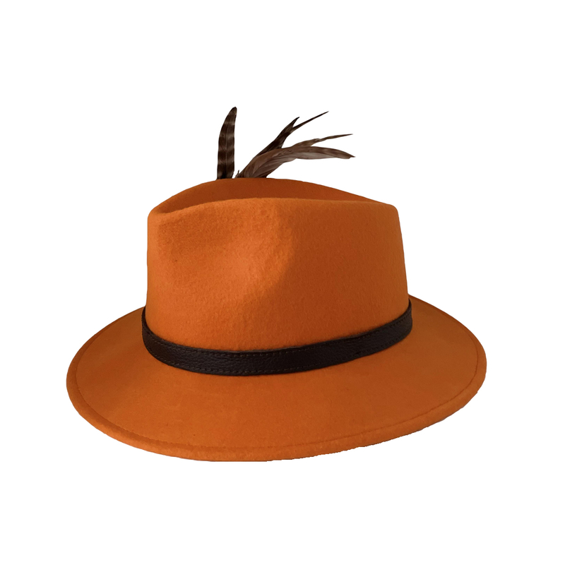 Damski kapelusz myśliwski TETRAO – pomarańczowy ze skórzanym paskiem i piórkami 3